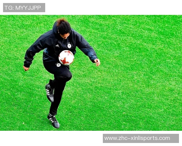 掌握足球颠球技巧的全面指南与实用训练方法分享